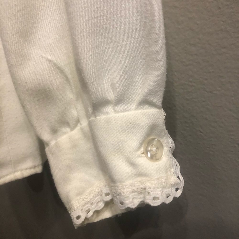 Button down - Picture 3 of 3